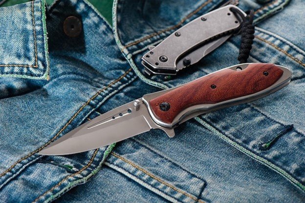 01094 - arabic pocket knife. red stamina 21.8